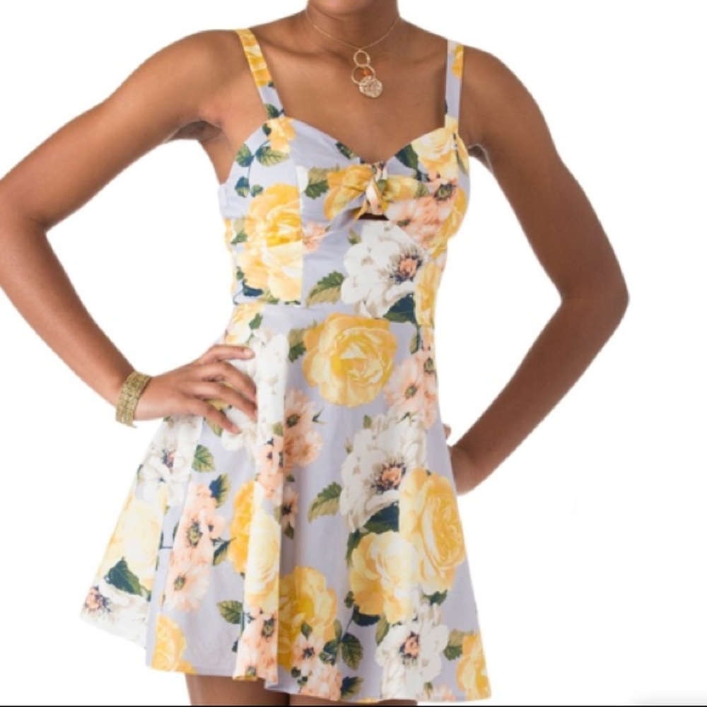 SPEECHLESS 🍋 Tie Front Floral Skater Dress - Juniors, Size 3